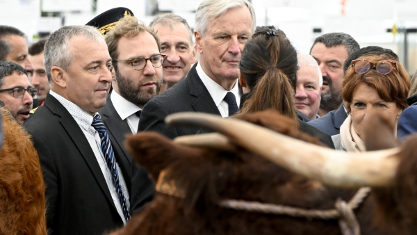 Trois ministres, dont le Premier au chevet des éleveurs