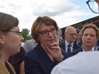 Annie Genevard : « L'objectif est l'éradication de la maladie »